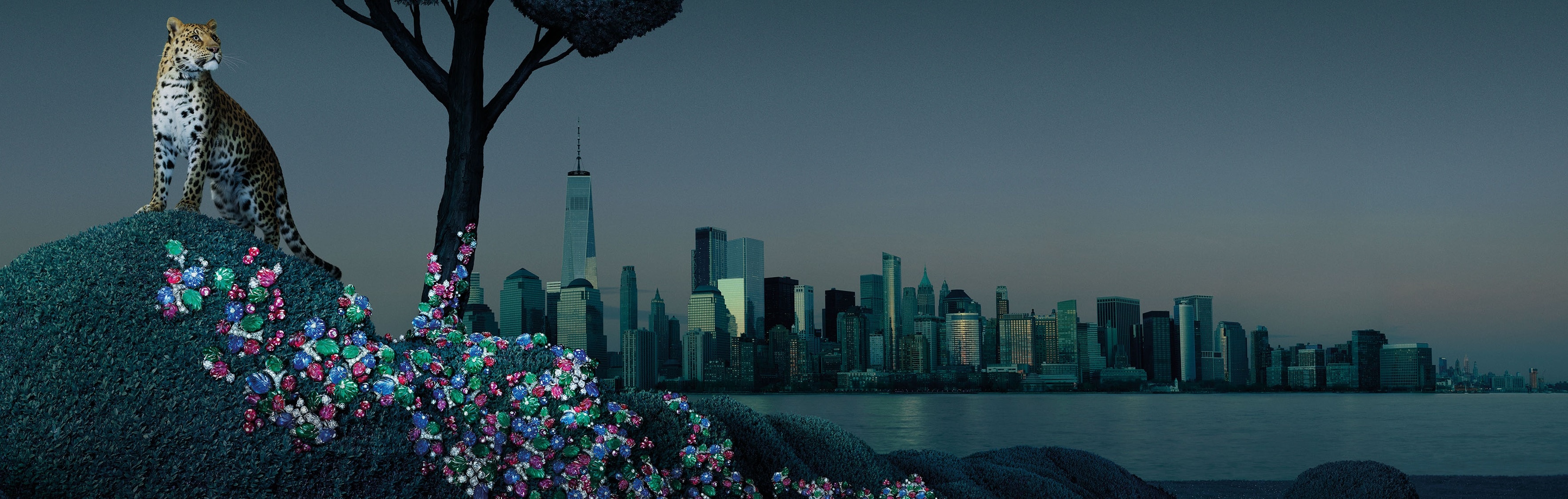 Image in the twilight with New York skylines in the background and the Cartier Panther on the left hand side of the image
